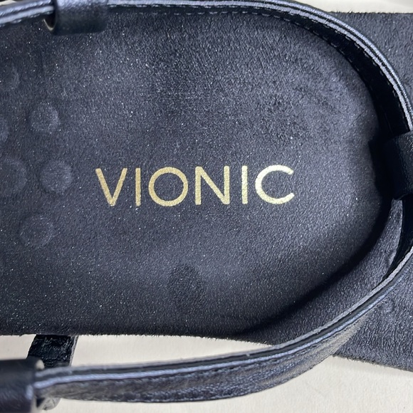 Vionic Black Leather Upper Gold Accent Ankle Strap Thong Sandals Size 7 - Picture 5 of 10